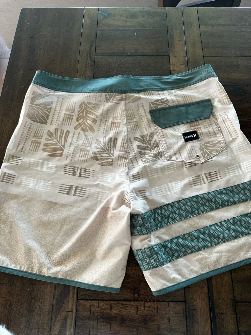 Hurley Sage Green and Beige Patterned Board Shorts Pocket Detail Size 36